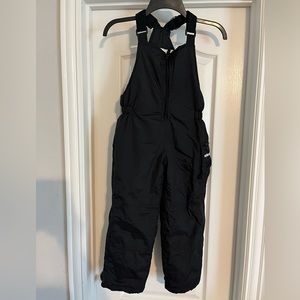 5T snow Bib, black in great condition. Used a few times